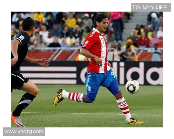 足球偶像之路：从球场到心中的英雄，球星背后的奋斗与荣耀