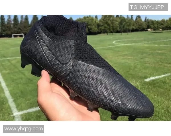 暗煞足球鞋助力球星破门致胜展现炫酷锋芒与极致科技魅力