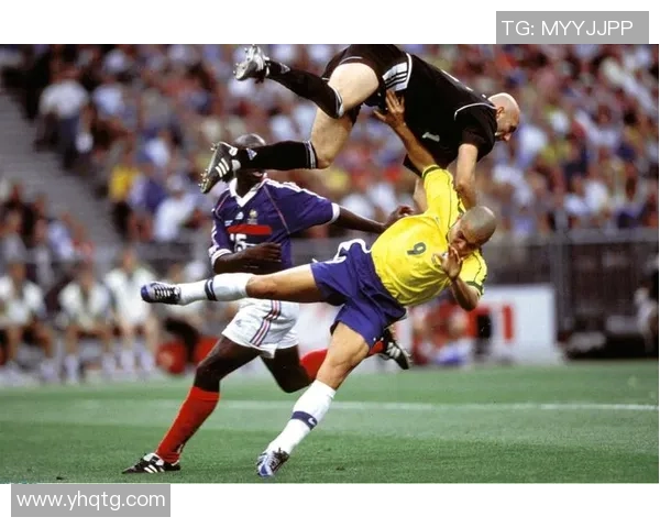 足球巨星间的礼尚往来与竞技精神:从场上到场下的互相尊重与影响 足球巨星间的礼尚往来与竞技精神:从场上到场下的互相尊重与影响